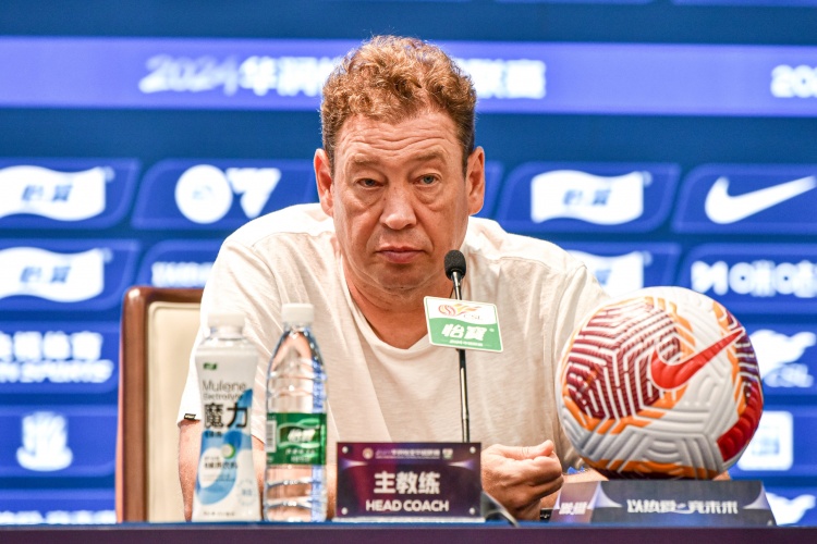 bwin官网-斯卢茨基：明天比赛的重要性不言而喻 阿苏埃已经做好了出场准备