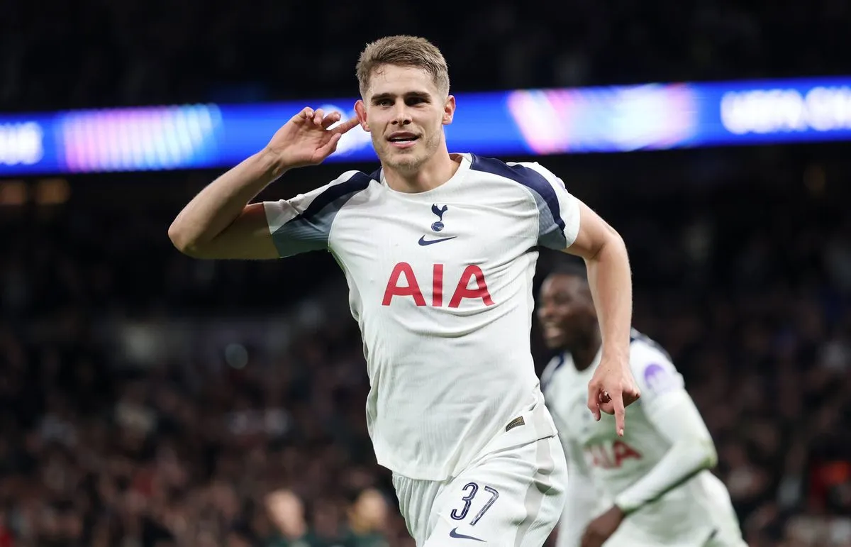 bwin官网-回声报列利物浦接下可能中卫引援目标：范德芬，施洛特贝克